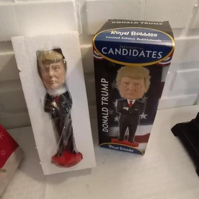 DONALD TRUMP BOBBLEHEAD (IN BOX)