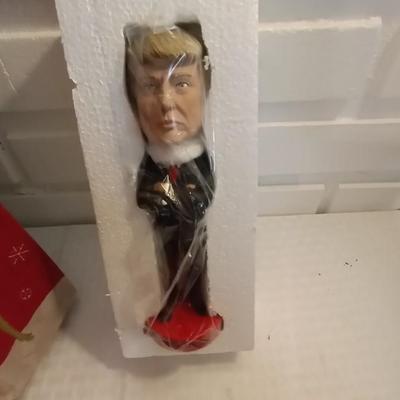 DONALD TRUMP BOBBLEHEAD (IN BOX)