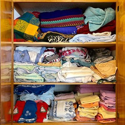 Lot 74 Full Linen Closet Towels Sheets Bed Bath Table Various Sizes