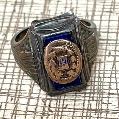 Lot 82 Vintage Louisville High School Class Ring Gold Filled