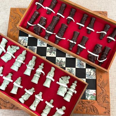 Lot 83 Japanese Designed Chess Board & Pieces Drawer Each Side King Apprx 5" tall