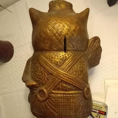 CERAMIC OWL FIGURINE AND VASE ARRANGEMENT