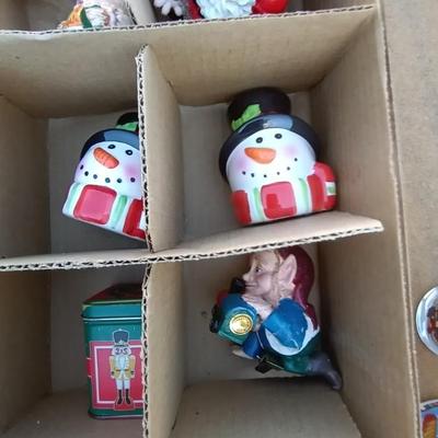 VINTAGE CERAMIC SANTA MUGS AND ORNAMENT FIGURINES