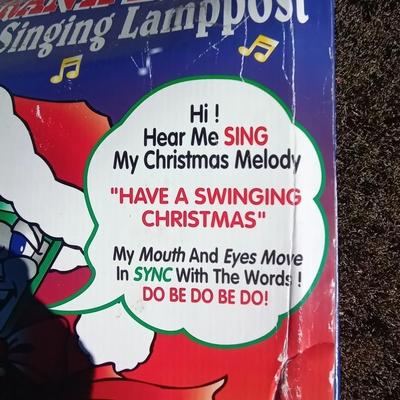SINGING LAMPOST