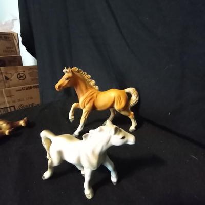 SMALL HORSE COLLECTIBLES