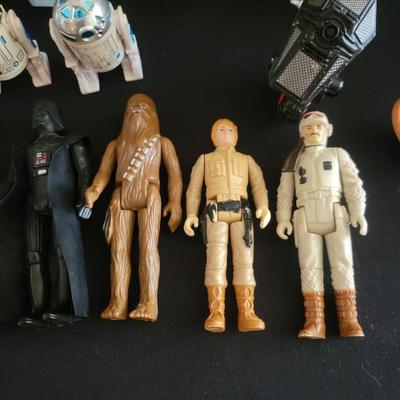 Vintage Star Wars Figurines, Vehicles and More (UB1-DW)