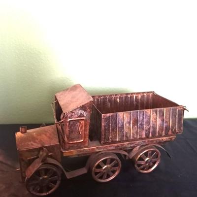 TIN DUMPTRUCK THATS ALSO A MUSICBOX
