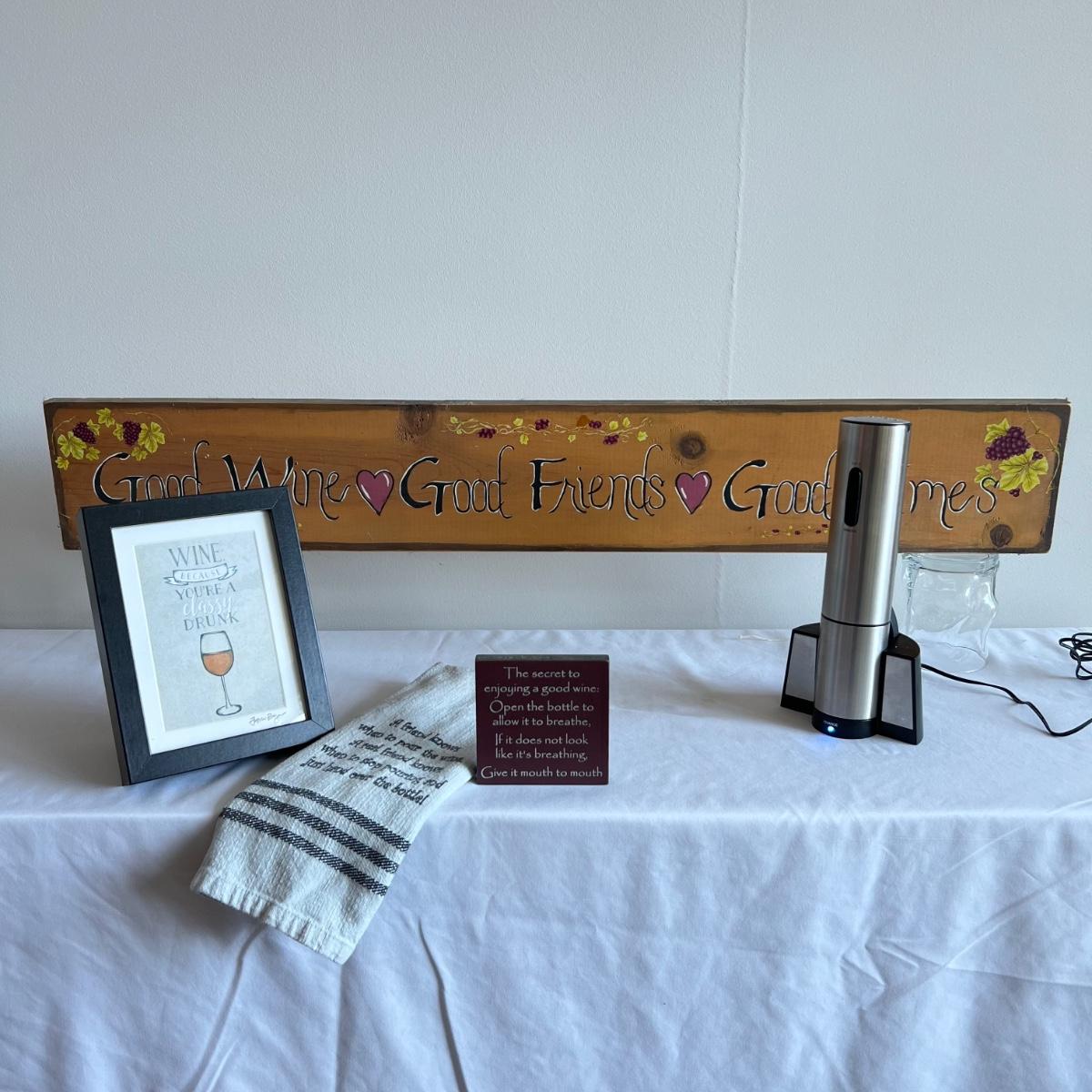 Cuisinart Electric Wine Bottle Opener & Wine Decor (LRRG)