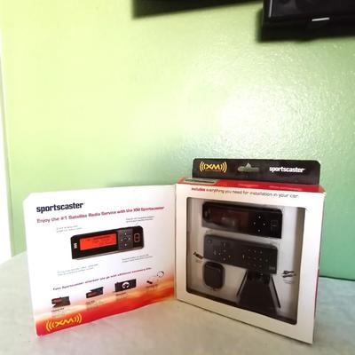 NEW IN BOX XM SPORTSCASTOR