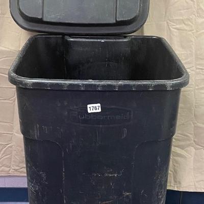 Rubbermaid Trash Can