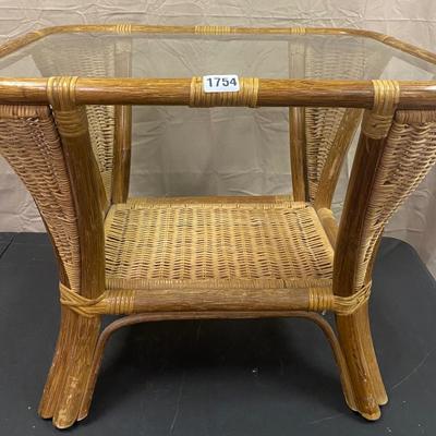 Side Table 25x22x20â€