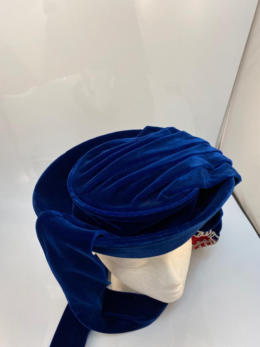 Vintage Royal Blue Velvet Medieval Royal Court Ren Faire Hat