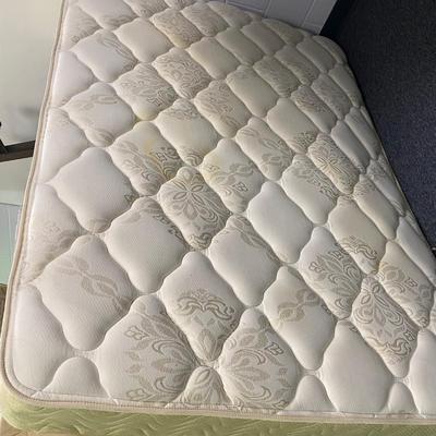 Complete Full Size Bed