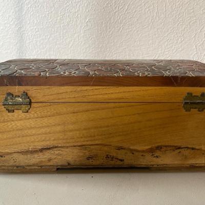 Vintage trinket/jewelry box