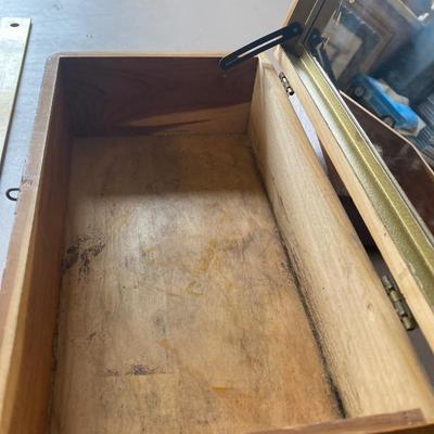 Vintage trinket/jewelry box