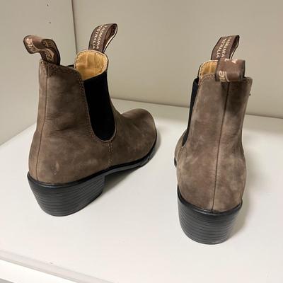 Blundstone Boots Ladies Size 9 (MC-RG)