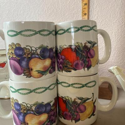 11 piece cornucopia, enameled, steel kitchen set