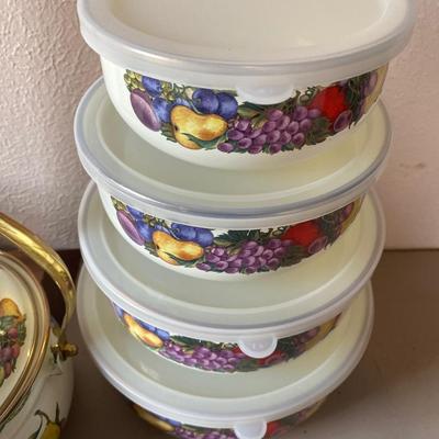 11 piece cornucopia, enameled, steel kitchen set
