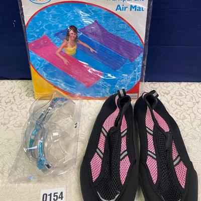 The Beach size 7 Shoes
