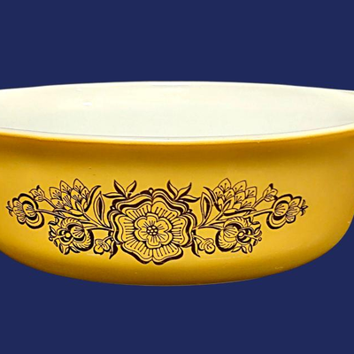 Vintage 1.5 Quart Pyrex Casserole Dish (no lid)