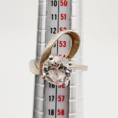 BEAUTIFUL . 925 SILVER RING W/ CUBIC ZIRCONIA