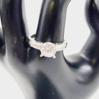 925 SILVER CUBIC ZIRCONIA RING