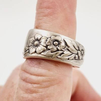 FANTASTIC ONEIDA ARTISTIC RING