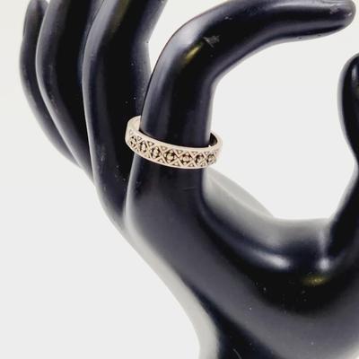 BEAUTIFUL DESIGNED .925 SILVER RING BAND