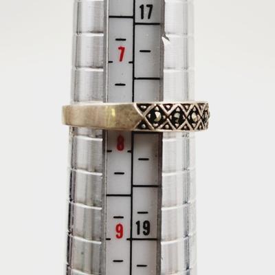 BEAUTIFUL DESIGNED .925 SILVER RING BAND