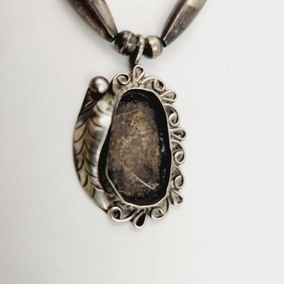 .925 SILVER NECKLACE AND CABASHON HOLDER