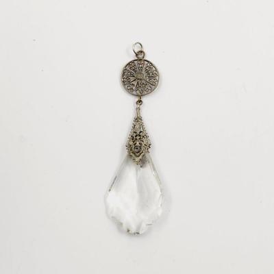 BEAUTIFULLY DETAILED METAL & GLASS SILVERTONED PENDANT