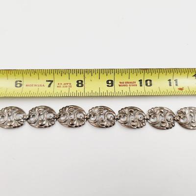BEAUTIFUL DETAILED SILVER TONED BRACELET