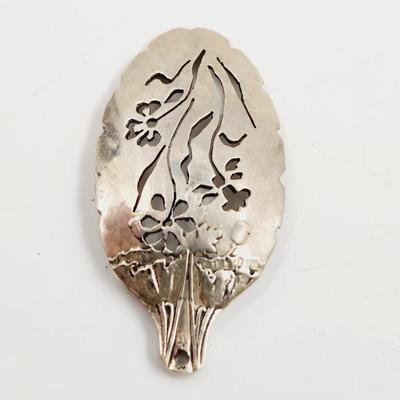 BEAUTIFUL DETAILED SILVER TONED SPOON PENDANT
