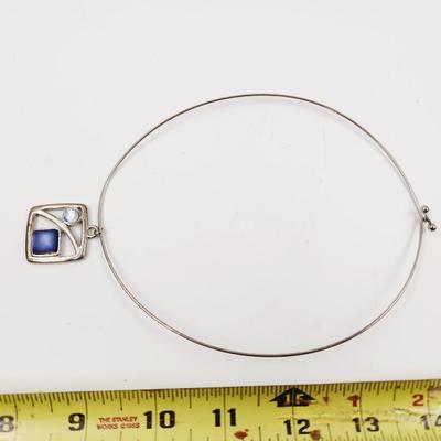 BLUE STONE PENDANT ROUND NECKLACE