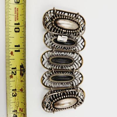 BEAUTIFUL METAL DETAILED BRACELET
