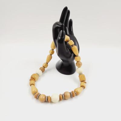 VINTAGE WOODEN BEADED DETAILED NECKLACE