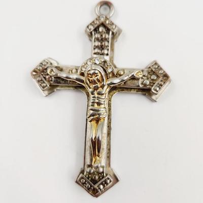 DETAILED SILVER TONED JESUS ON THE CROSS PENDANT