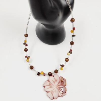 BEAUTIFUL LIQUID MOTHER OF PEARL NECKLACE