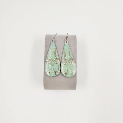 SILVER TONED DESIGNED TEAR DROP SHAPED EARRINGS