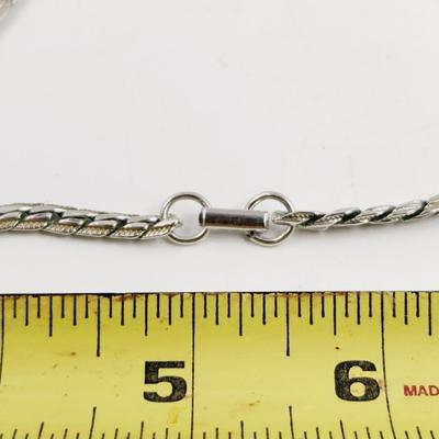 VINTAGE SARAH COVENTRY SILVER TONED NECKLACE