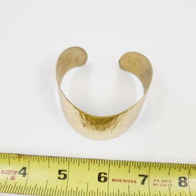 GOLD TONED SHINY CUFF BRACELET