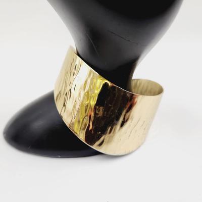 GOLD TONED SHINY CUFF BRACELET