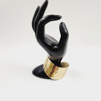 GOLD TONED SHINY CUFF BRACELET