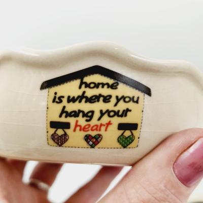 NEW HOME IS WHERE YOU HANG YOUR HEART WAX & CANDLE WARMER