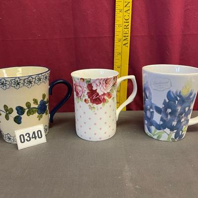 3 coffee mugs