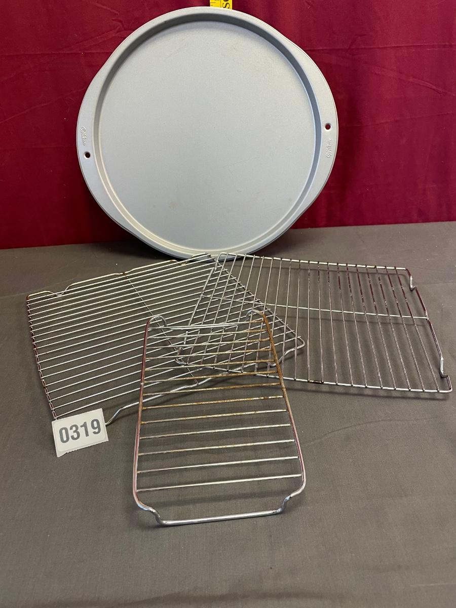 Wilton round pan & cooling racks