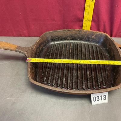 Lodge Cast iron pan