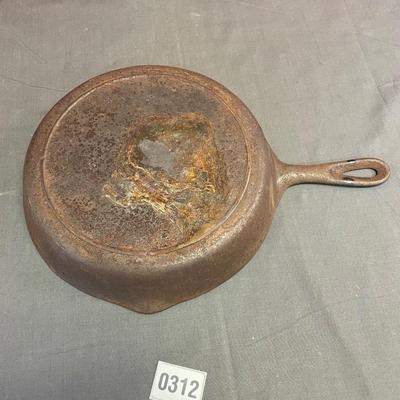 Cast iron skillet