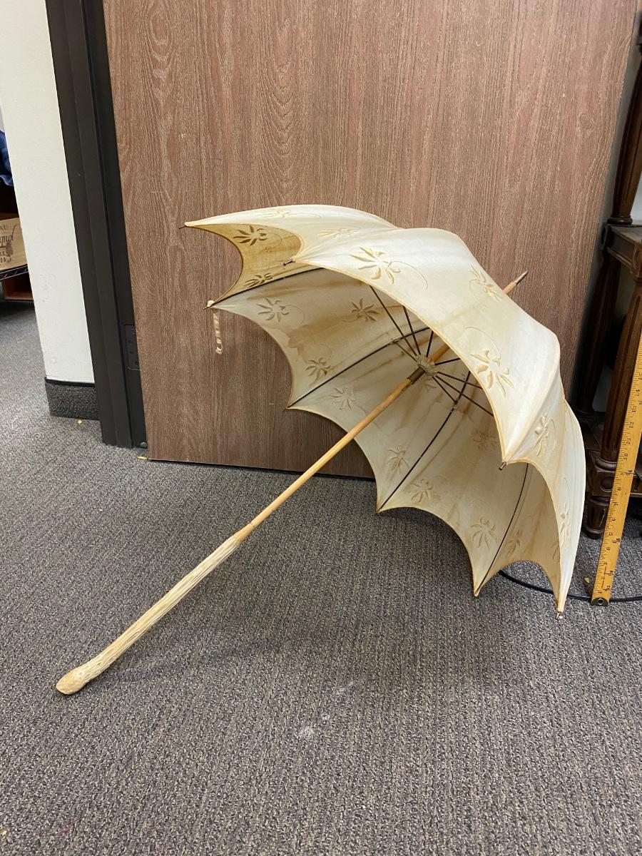Vintage Antique Victorian Ecru Linen Floral Embroidered Parasol