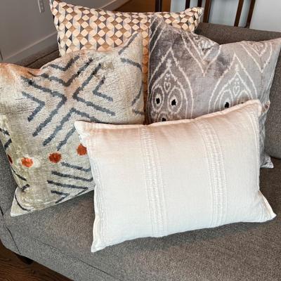 Accent Pillows in Grey and Cream (LR-RG)